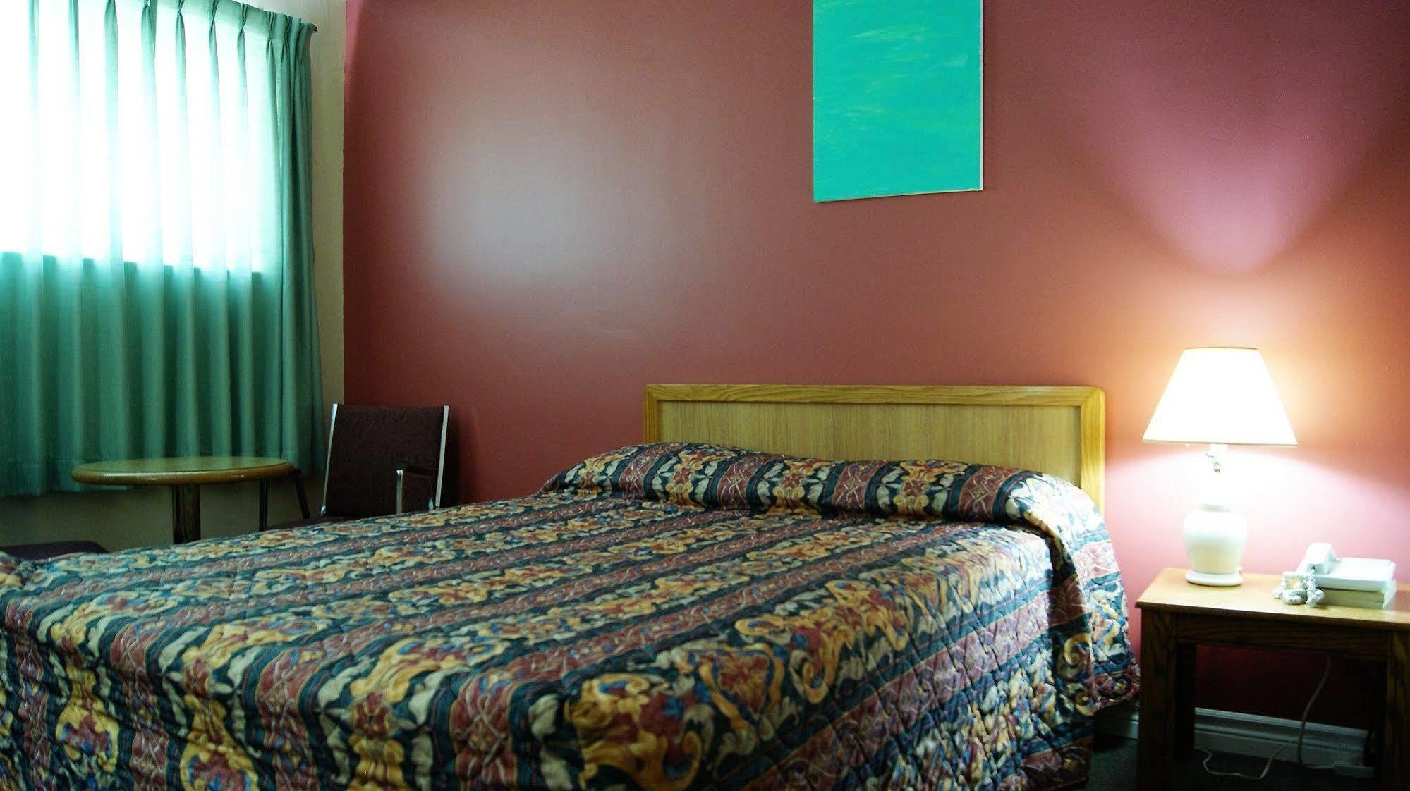 Blue Jay Motel Peterborough Exterior foto